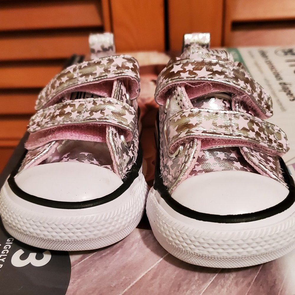 Pink star baby Converse, size 2